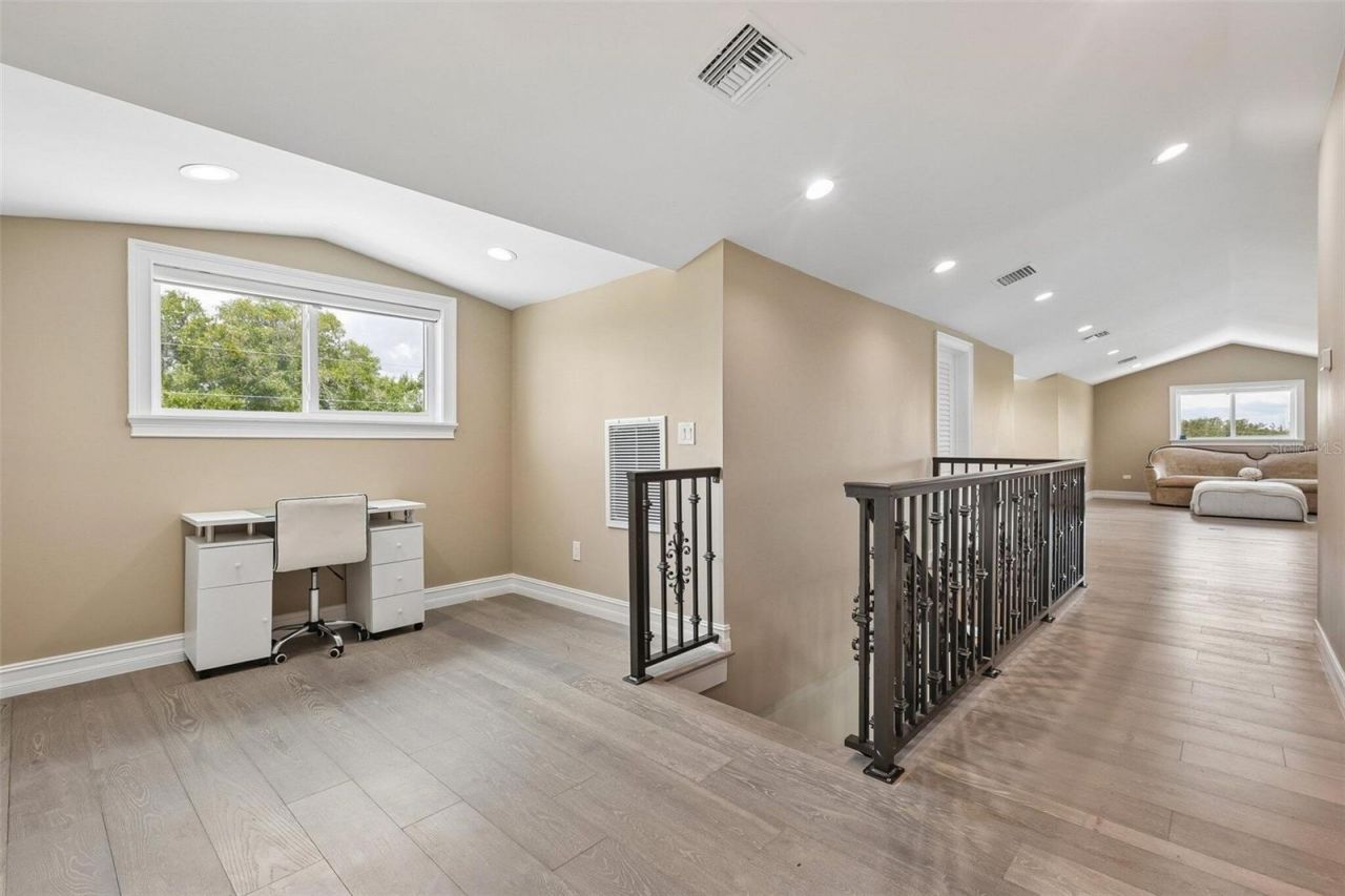 501 40th Avenue Ne, Saint Petersburg, FL 33703 Photo