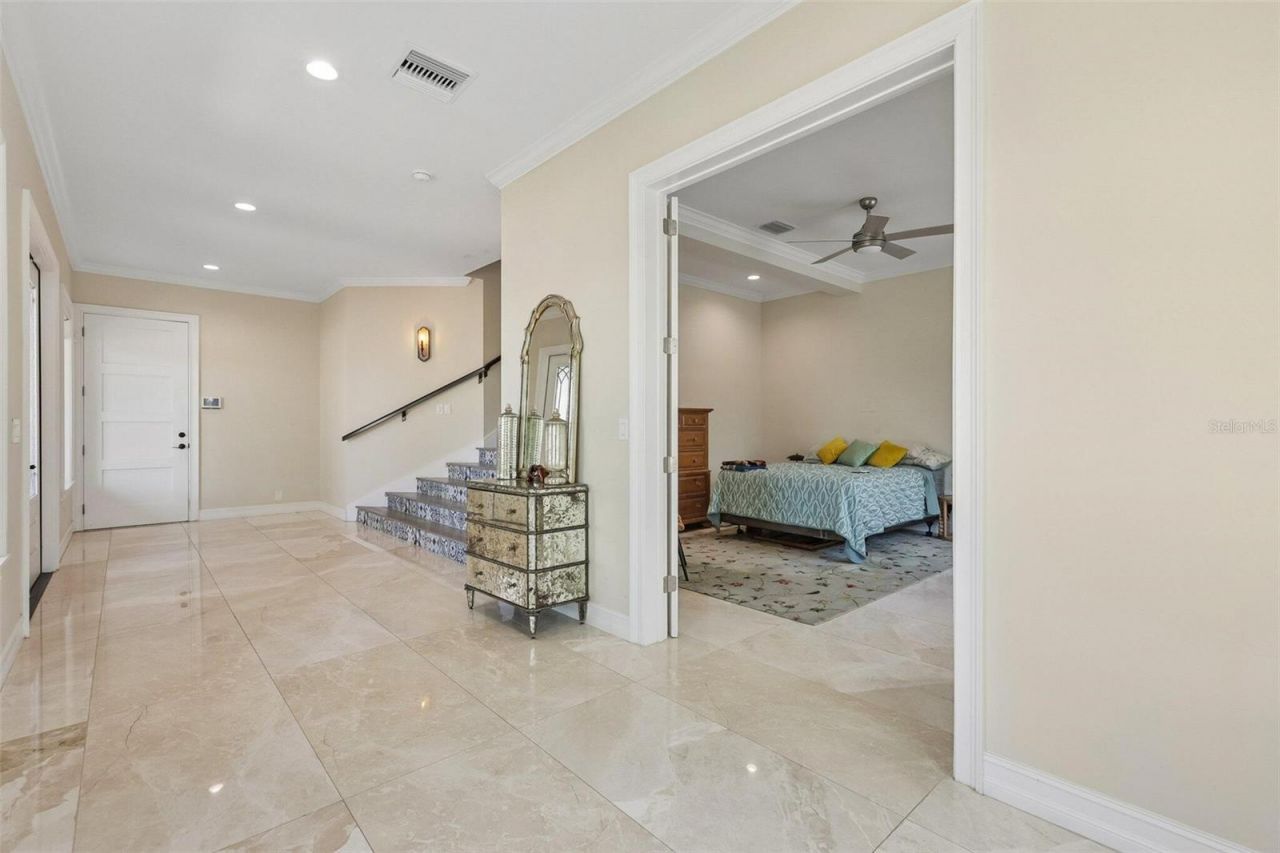 501 40th Avenue Ne, Saint Petersburg, FL 33703 Photo