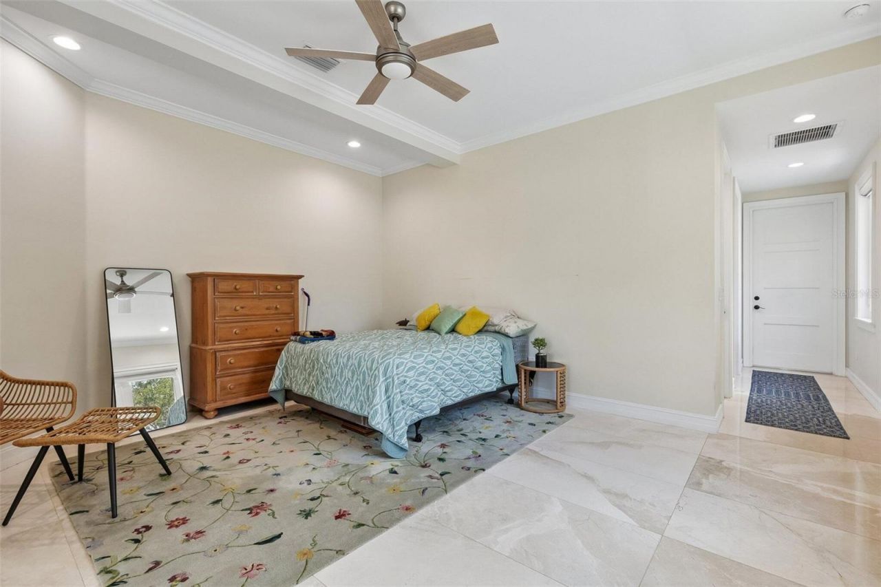 501 40th Avenue Ne, Saint Petersburg, FL 33703 Photo