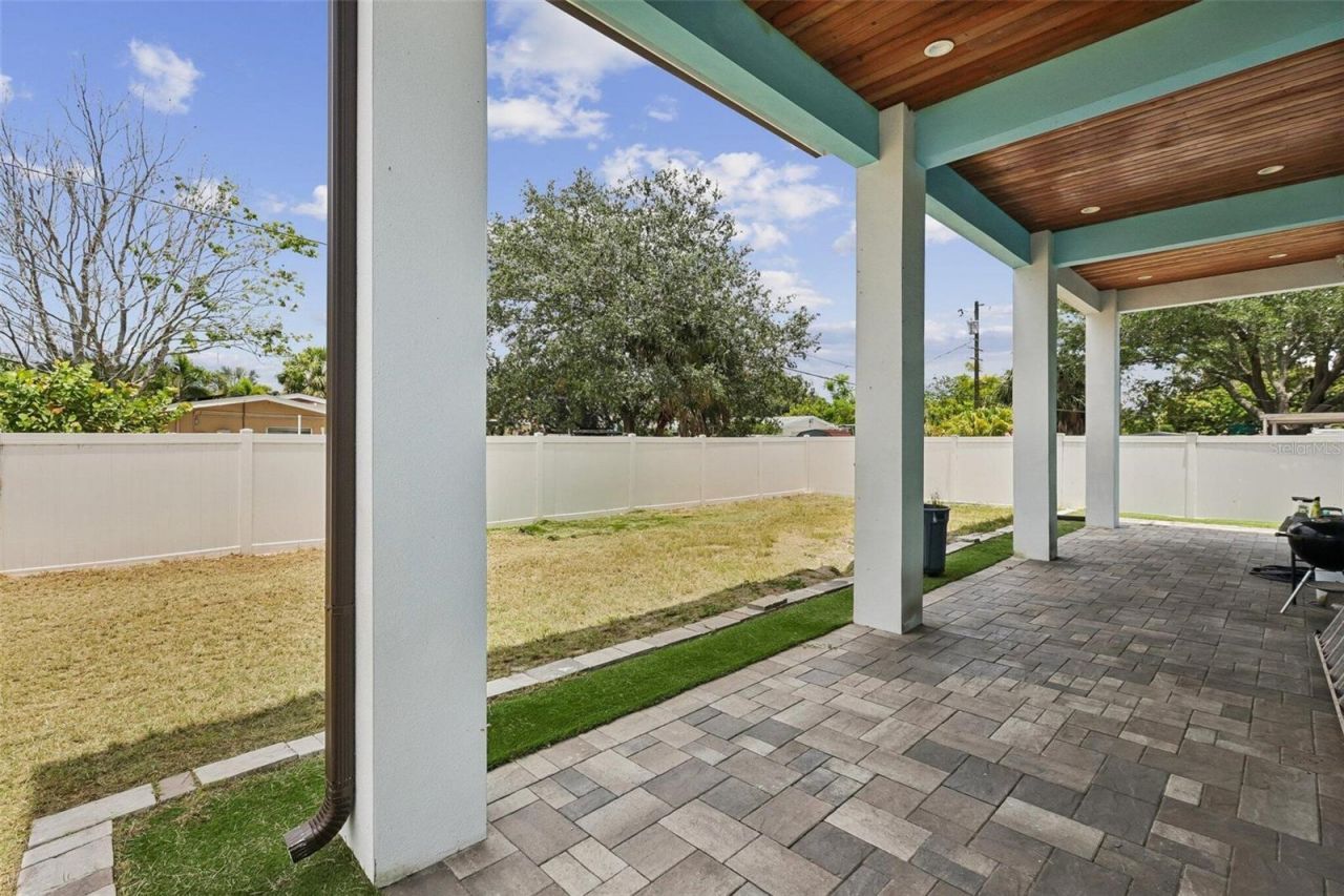 501 40th Avenue Ne, Saint Petersburg, FL 33703 Photo