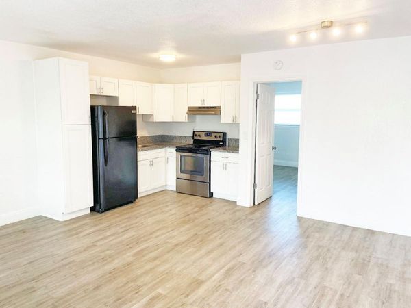240 SW 8th Street, Unit 10, Pompano Beach, FL 33060
