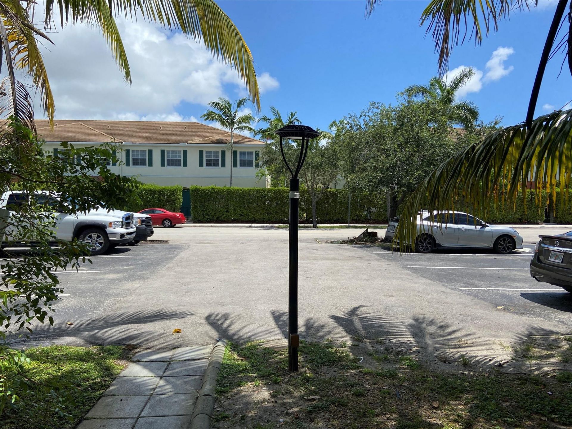 240 SW 8th Street, Unit 10, Pompano Beach, FL 33060 Photo