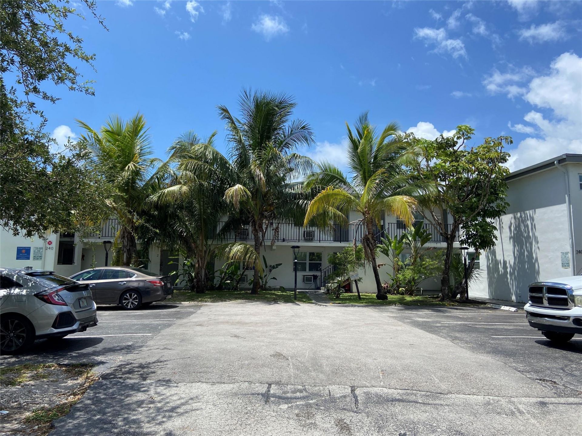 240 SW 8th Street, Unit 10, Pompano Beach, FL 33060 Photo