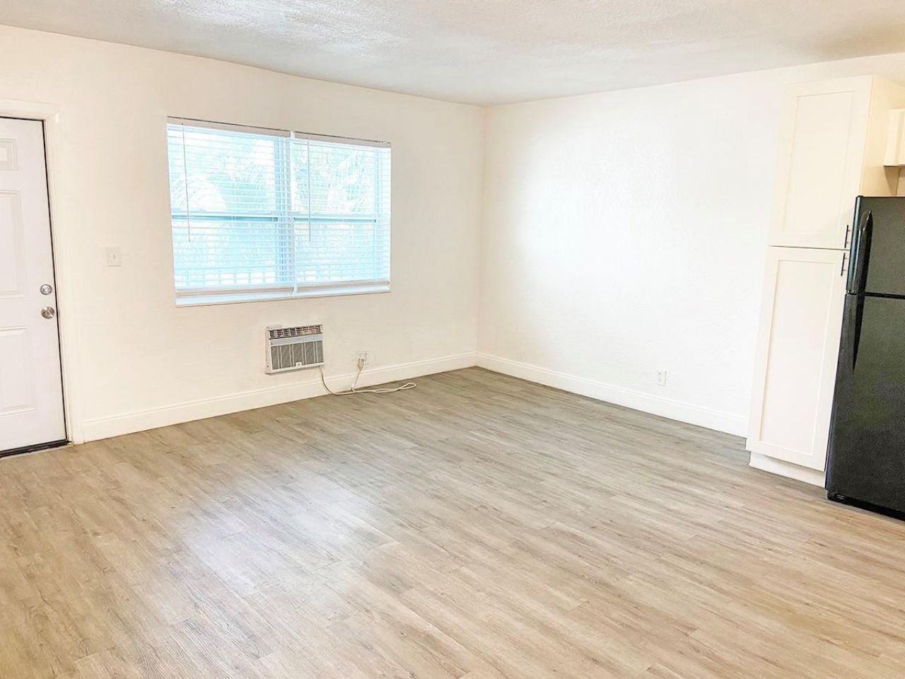 240 SW 8th Street, Unit 10, Pompano Beach, FL 33060 Photo