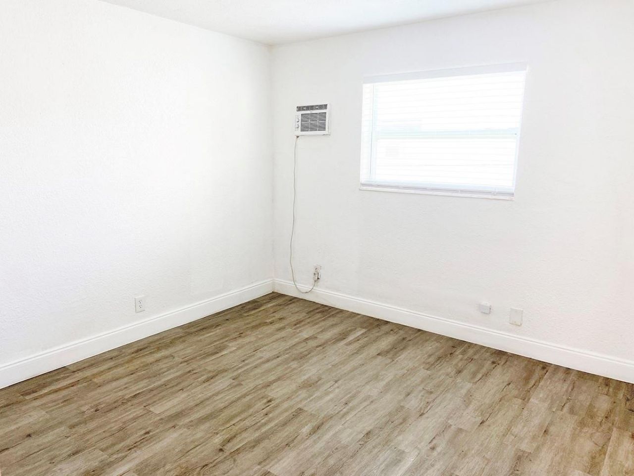 240 SW 8th Street, Unit 10, Pompano Beach, FL 33060 Photo