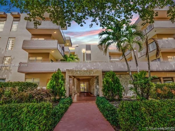 1955 NE 135th St , Unit 308, North Miami, FL 33181