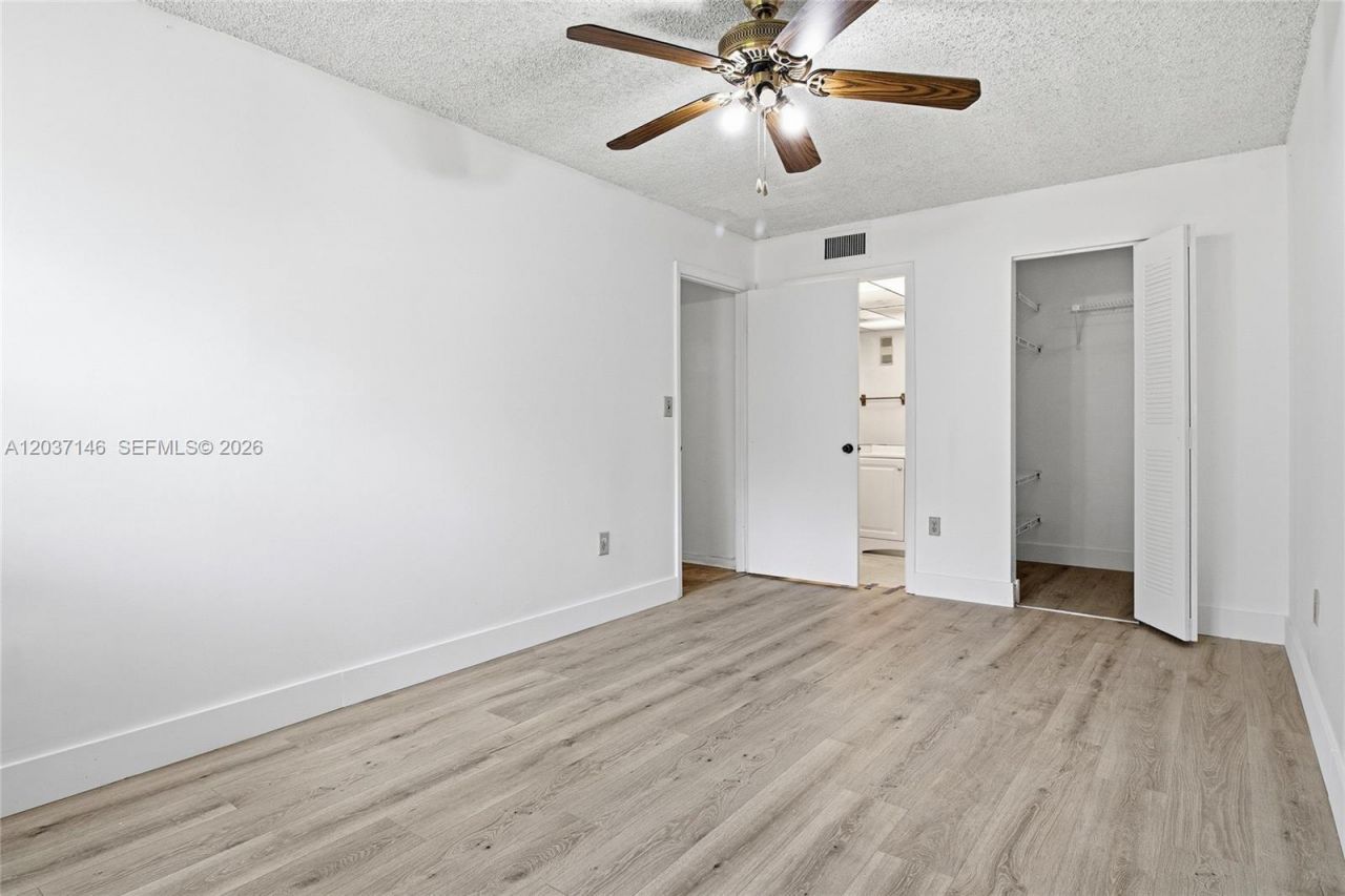 907 NE 199th St, Unit 106, Miami, FL 33179 Photo
