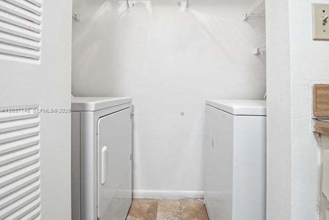 907 NE 199th St, Unit 106, Miami, FL 33179 Photo