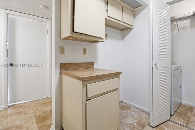 907 NE 199th St, Unit 106, Miami, FL 33179 Photo