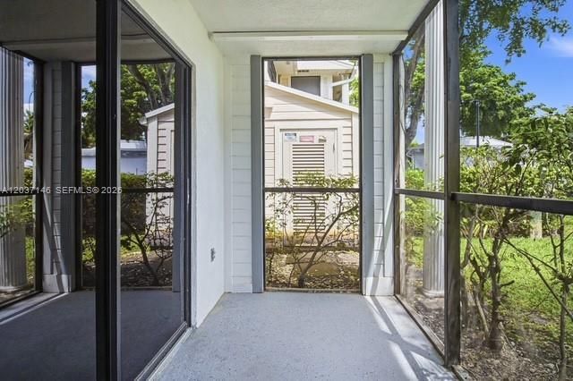 907 NE 199th St, Unit 106, Miami, FL 33179 Photo