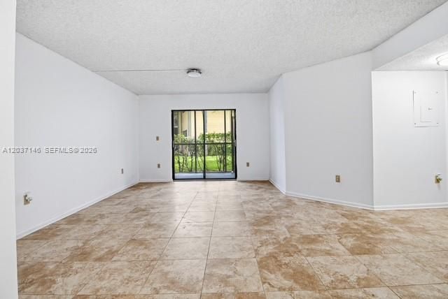 907 NE 199th St, Unit 106, Miami, FL 33179 Photo