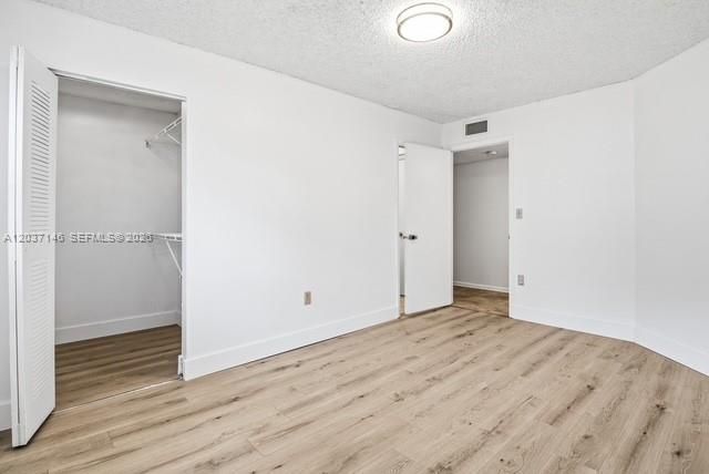 907 NE 199th St, Unit 106, Miami, FL 33179 Photo