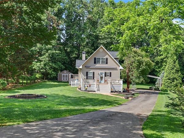 2255 Thunder Oak Road, Young Harris, GA 30582