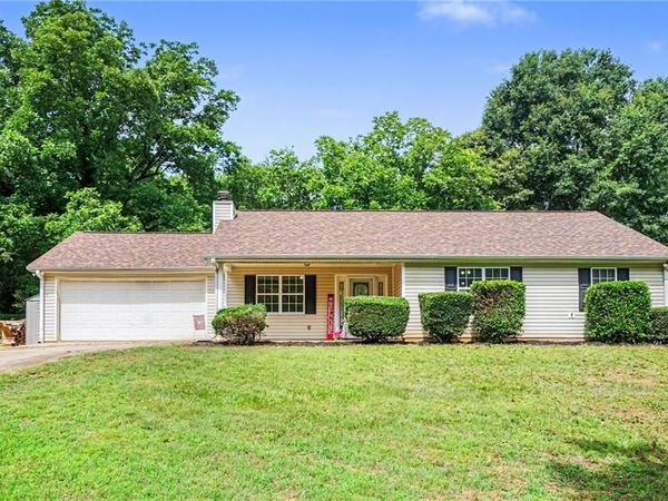 266 Freeman Drive , Maysville, GA 30558