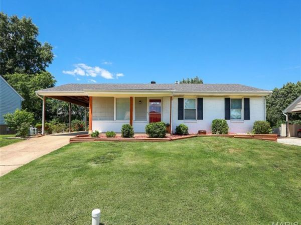 2305 Chelsea Court, High Ridge, MO 63049