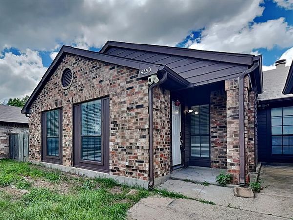 420 Dollins Street , Cedar Hill, TX 75104