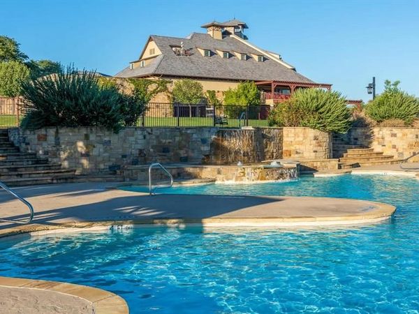6009 Montrose Court E, Cleburne, TX 76033