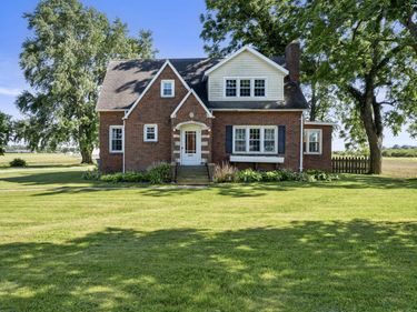 8040 Territorial Road, Watervliet, MI 49098