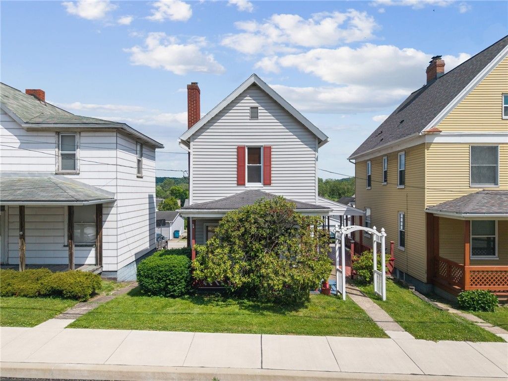 212 S 4th Street , Youngwood, PA 15697 Main Photo