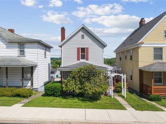 212 S 4th Street Youngwood, PA 15697
