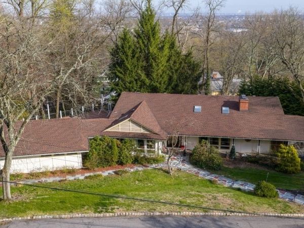 29 Farview Rd, Millburn, NJ 07041