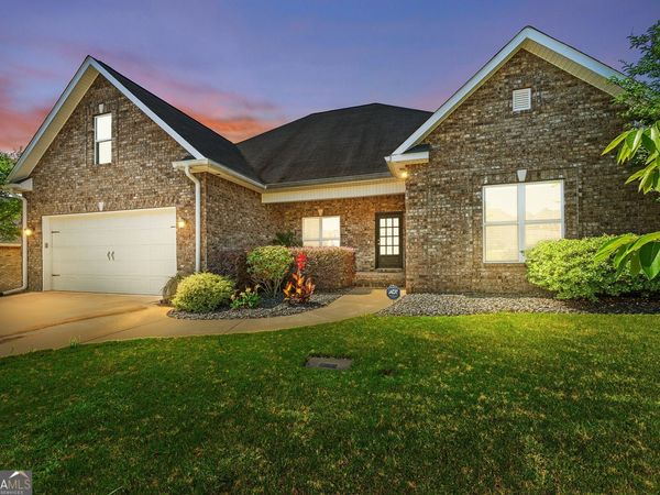 504 Falls Drive, Bonaire, GA 31005