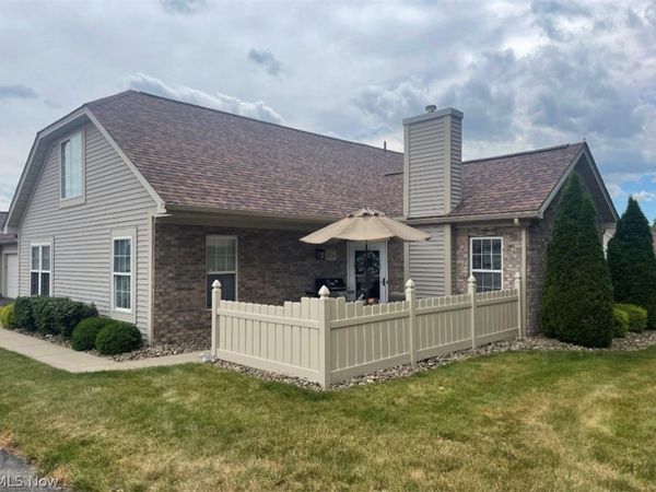 695 E Western Reserve Road, Unit 1704, Youngstown, OH 44514