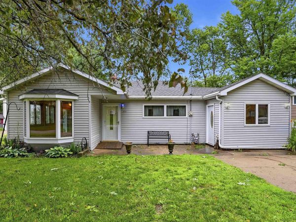 1219 Western Avenue, Cedar Falls, IA 50613