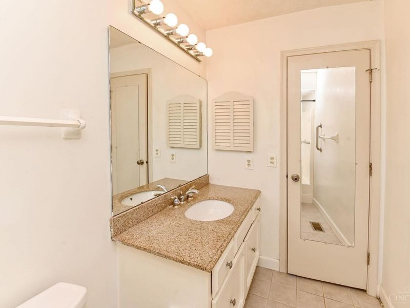8022 Timbertree, Unit 5-2, West Chester, OH 45069 Photo 36