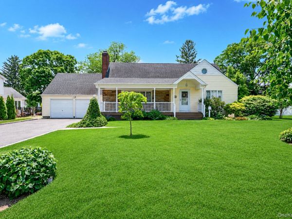 108 Ketewamoke Avenue , Babylon, NY 11702