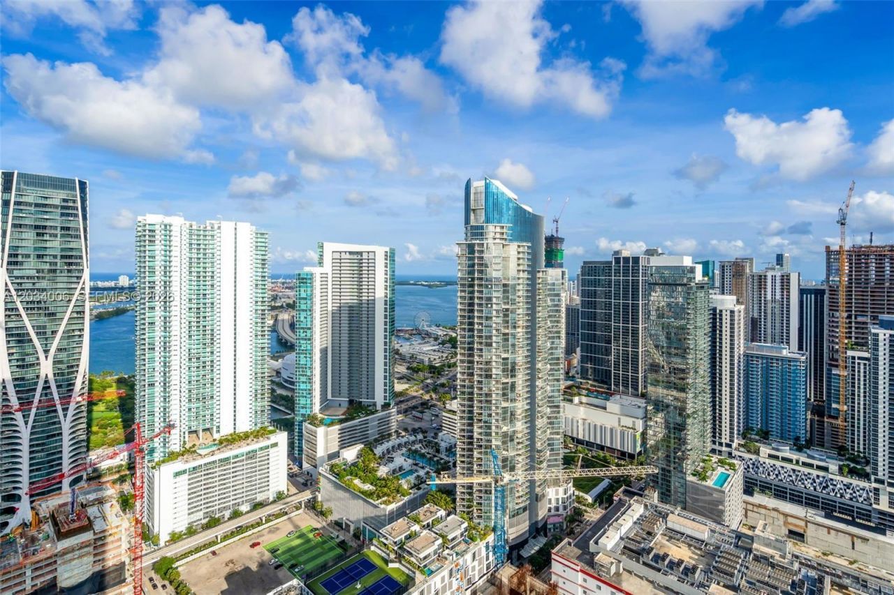 20 NE 11th St , Unit 5102, Miami, FL 33132 Photo