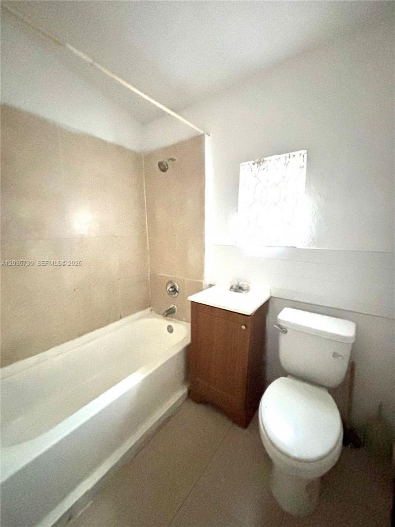 1060 NW 47th St , Unit 7, Miami, FL 33127 Photo