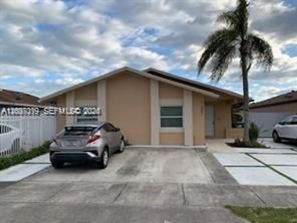 11882 SW 209th Ter , Miami, FL 33177