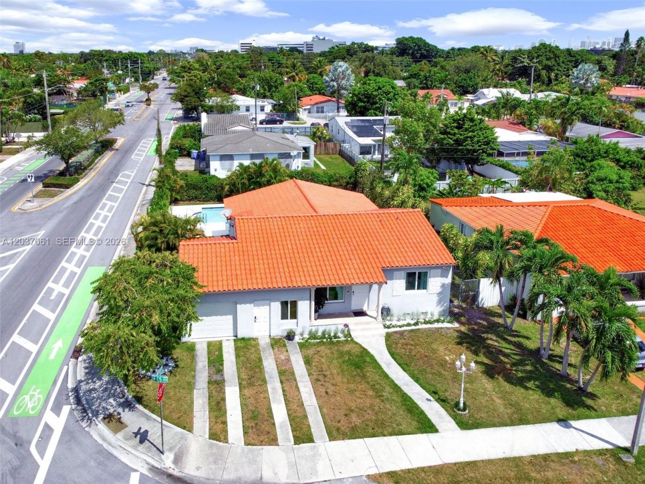 2195 SW 25th Ter, Miami, FL 33133 Photo