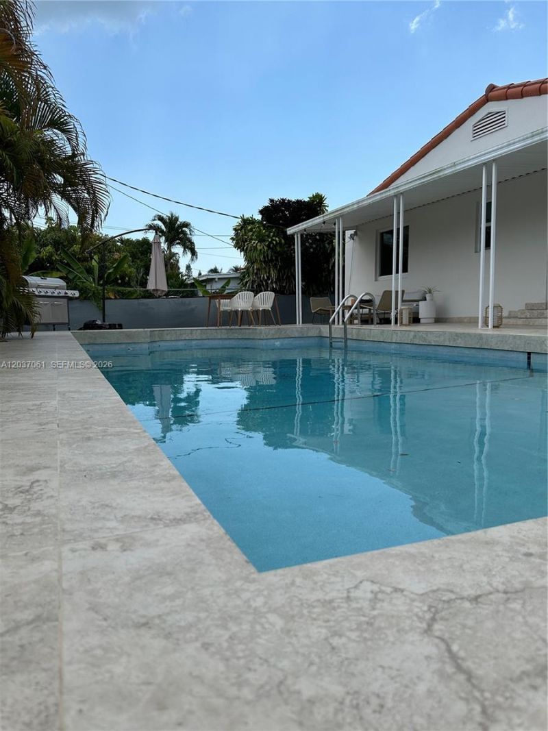 2195 SW 25th Ter, Miami, FL 33133 Photo