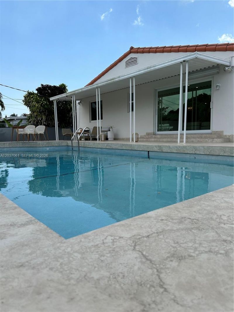 2195 SW 25th Ter, Miami, FL 33133 Photo
