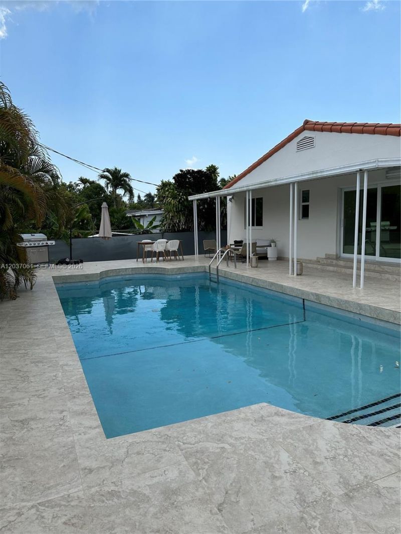 2195 SW 25th Ter, Miami, FL 33133 Photo