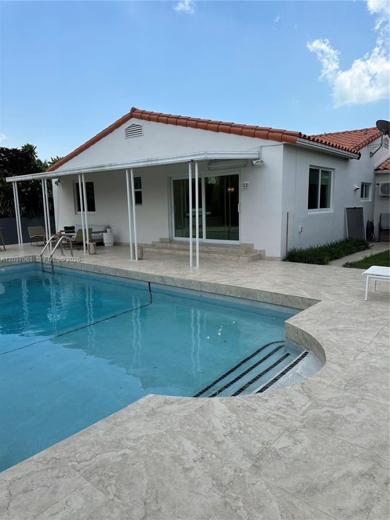 2195 SW 25th Ter, Miami, FL 33133 Photo