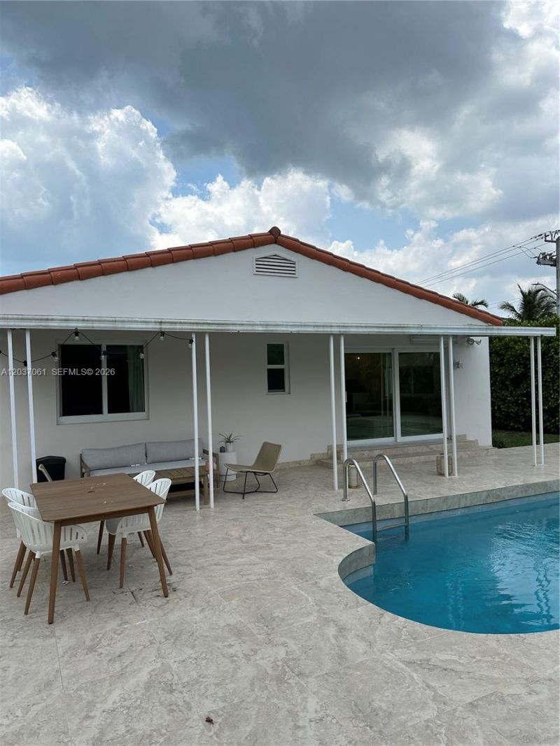 2195 SW 25th Ter, Miami, FL 33133 Photo