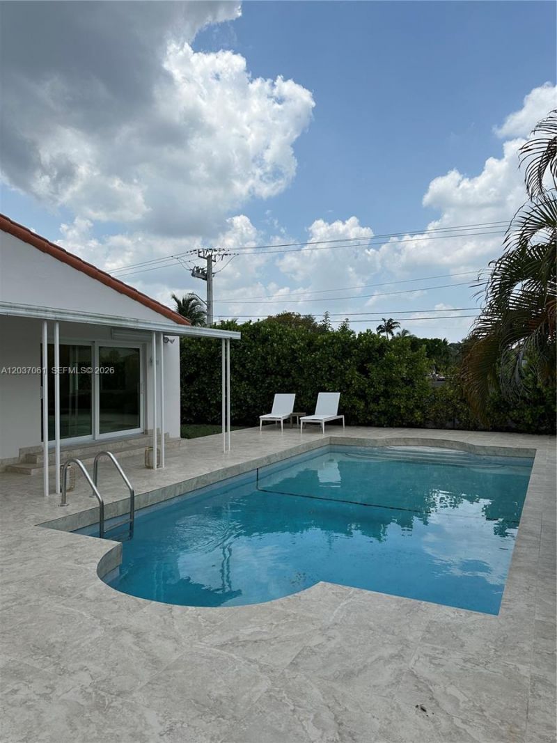 2195 SW 25th Ter, Miami, FL 33133 Photo
