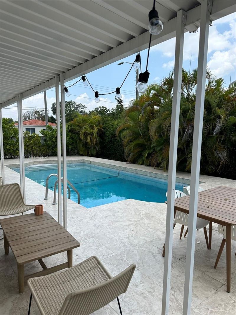 2195 SW 25th Ter, Miami, FL 33133 Photo