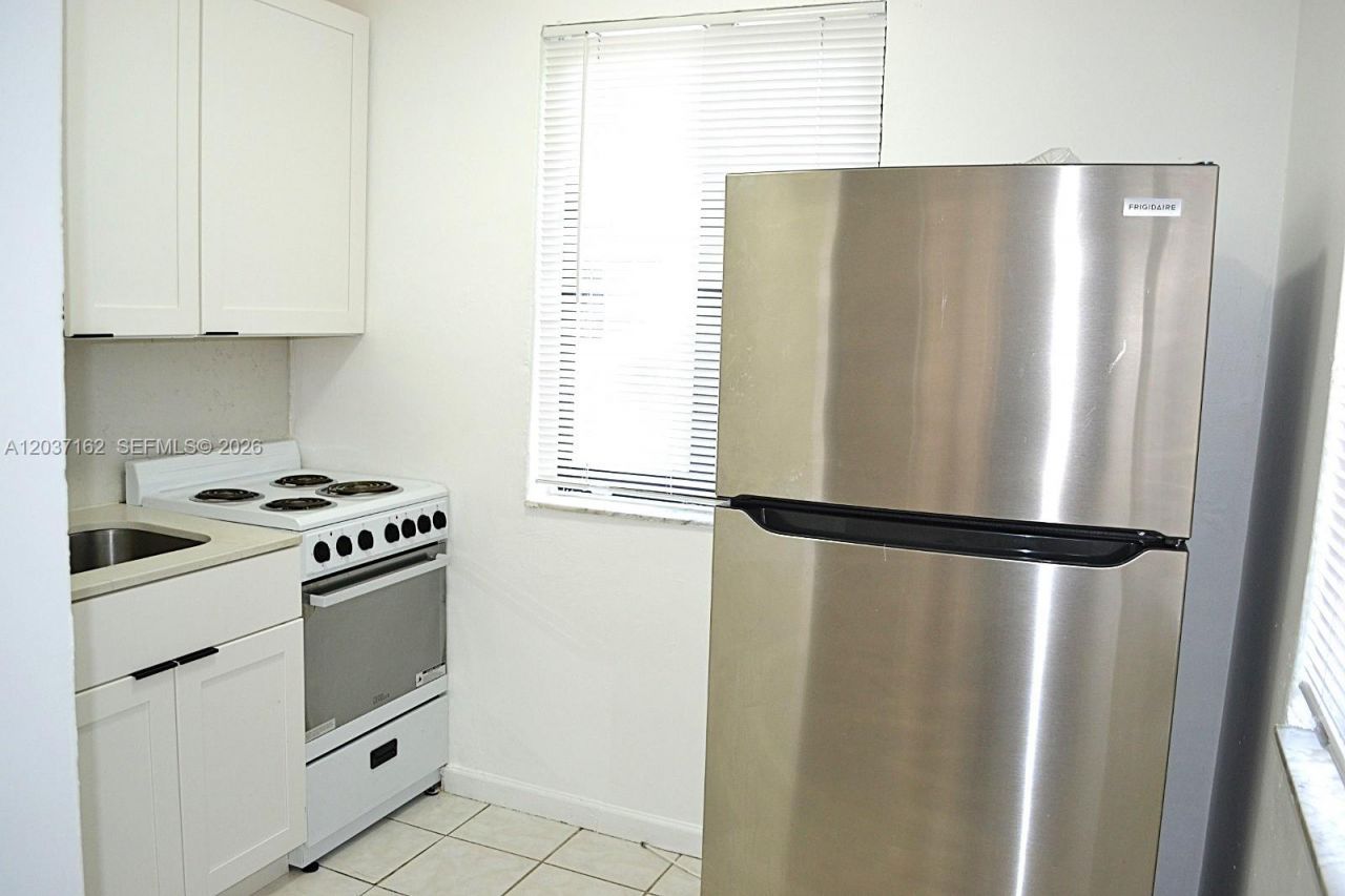 1035 SW 4th St , Unit 4, Miami, FL 33130 Photo