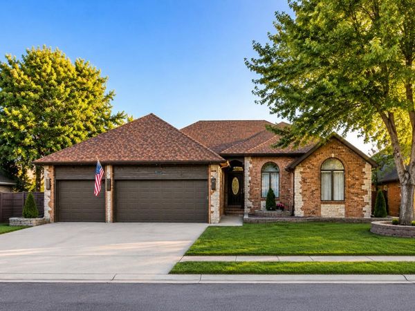 4916 S Buckingham Lane , Springfield, MO 65810