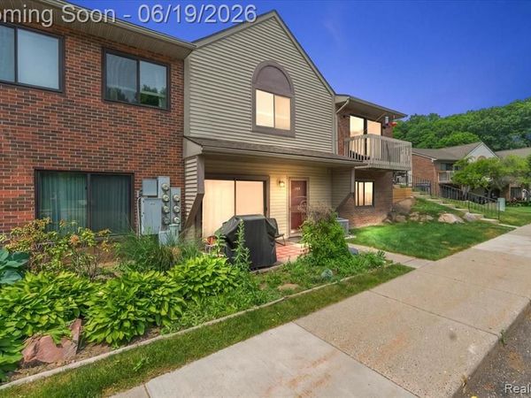 399 Spring Brooke Drive , Brighton, MI 48116