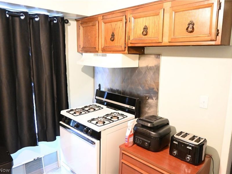 937 Wooster Road W, Barberton, OH 44203 Photo 28