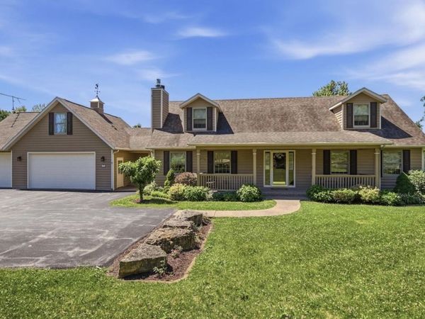 51 Shenandoah Dr, GALENA, IL 61036