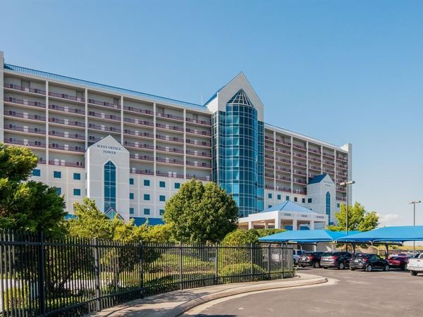 3575 Lone Star Circle, Unit 604, Fort Worth, TX 76177