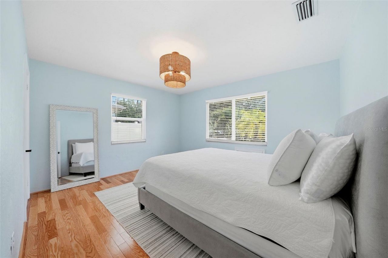 646 38th Avenue N, Saint Petersburg, FL 33704 Photo