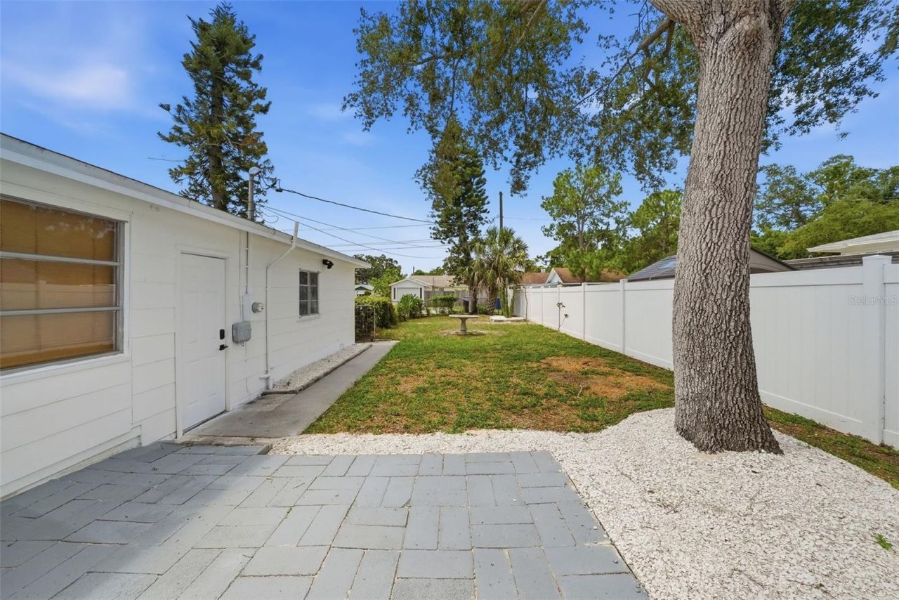 646 38th Avenue N, Saint Petersburg, FL 33704 Photo