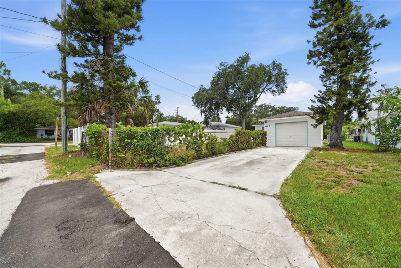 646 38th Avenue N, Saint Petersburg, FL 33704 Photo